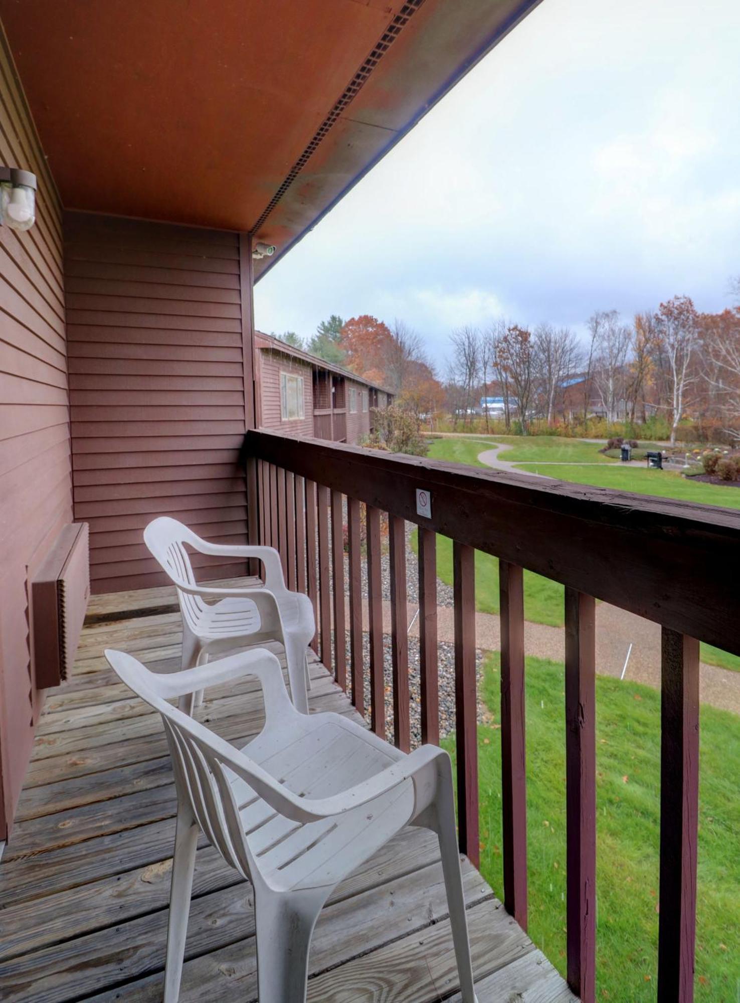 Fireside Inn & Suites Gilford Buitenkant foto